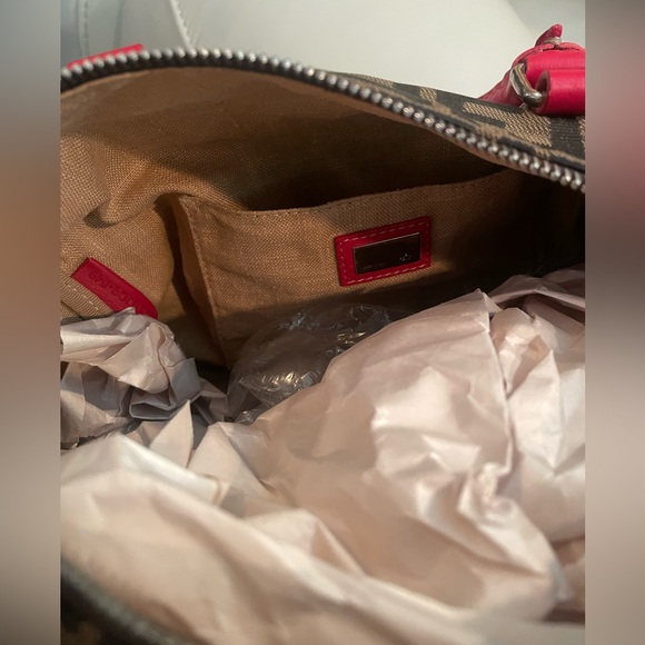 Authentic Fendi Small Satchel 👜 - Picture 3 of 4